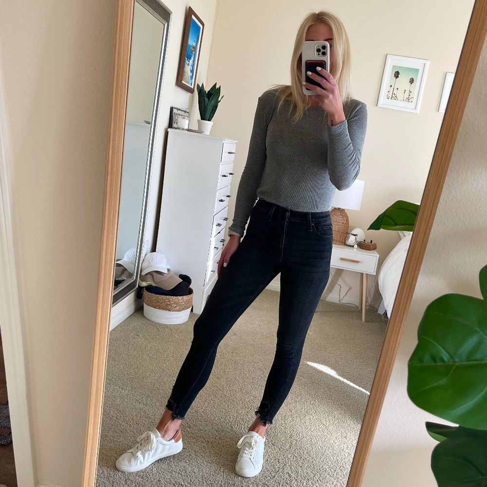 Joe's Jeans - The Charlie High Rise Skinny Ankle Crop - Size 24
